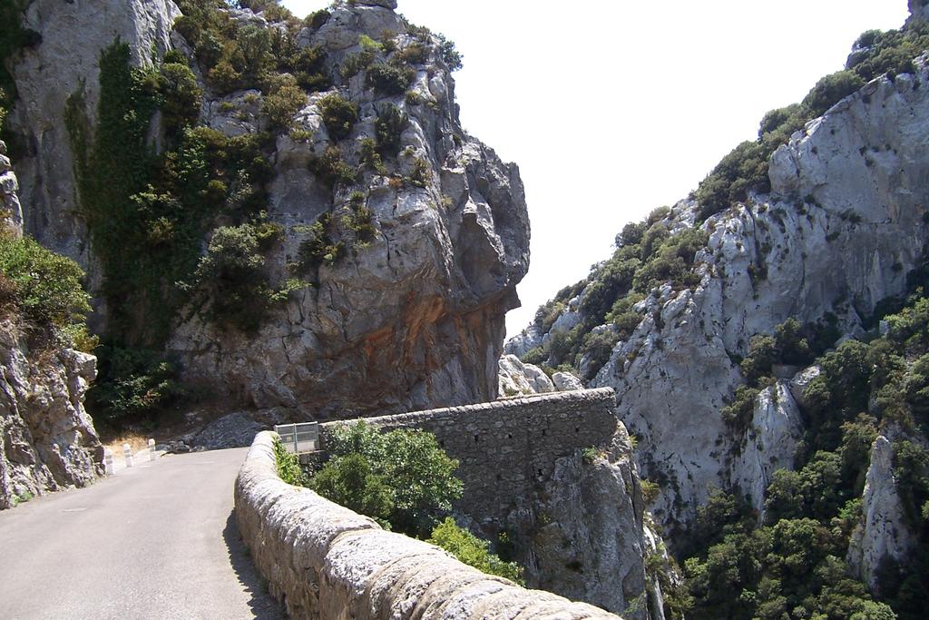 saint-Paul-de-Fenouillet-gorges-galamus3